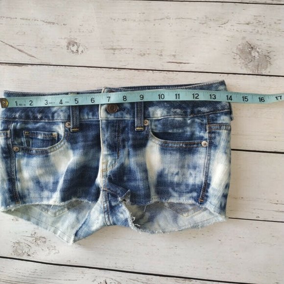 American Eagle Upcycled 2 button Shorts sz 00 Reverse Tie Dye Denim Cutoff AE - Picture 4 of 7